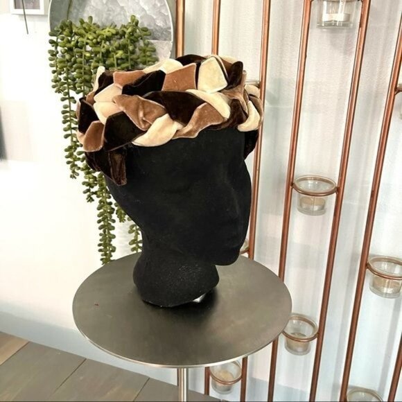 Vintage Union Made Capulet Hat Velvet Brown Tan main image 5